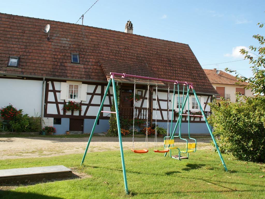 Cosy Holiday Home In Schleithal With Garden Exteriör bild